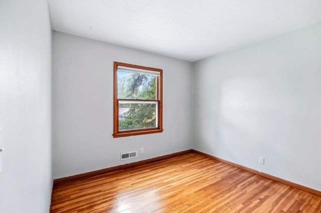 13949 Gauntlet Court, Apple Valley, MN 55124