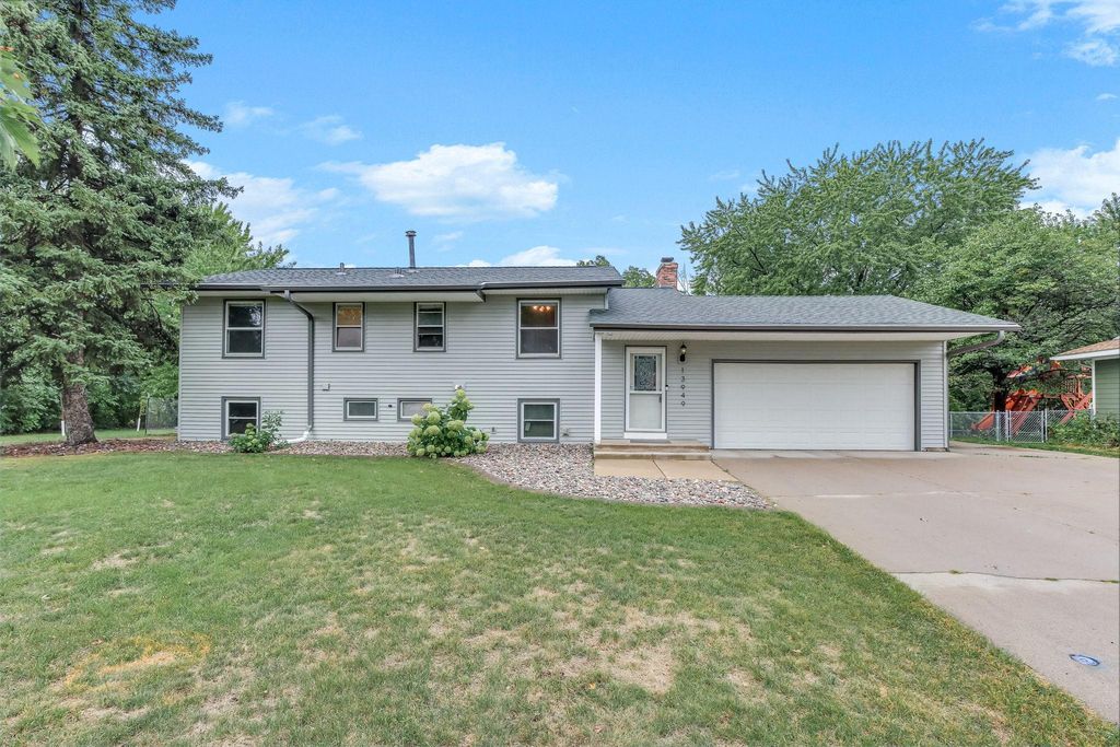13949 Gauntlet Court, Apple Valley, MN 55124