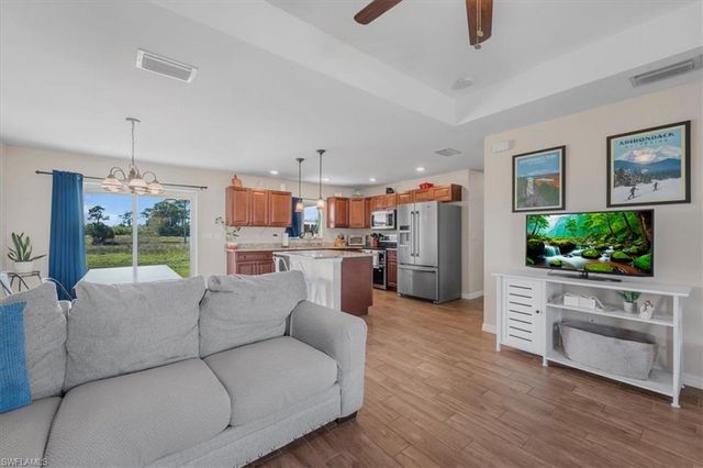 9016 Meadow CIR, Labelle, FL 33935