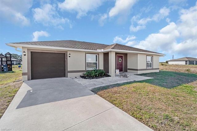 9016 Meadow CIR, Labelle, FL 33935