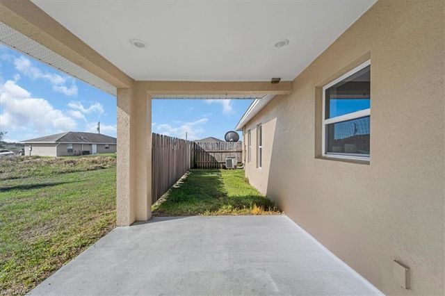 9016 Meadow CIR, Labelle, FL 33935