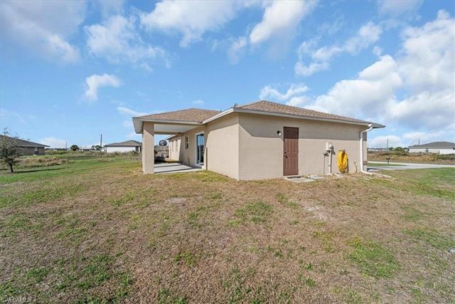 9016 Meadow CIR, Labelle, FL 33935