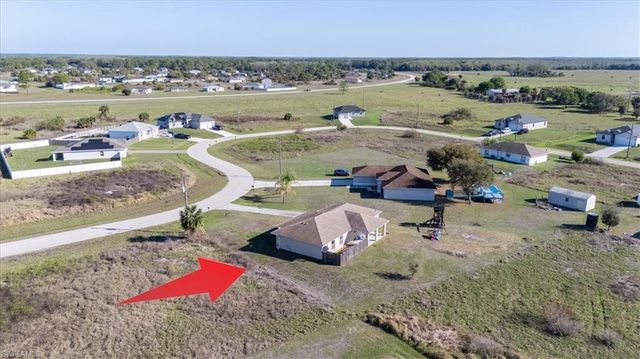 9016 Meadow CIR, Labelle, FL 33935