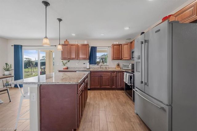 9016 Meadow CIR, Labelle, FL 33935