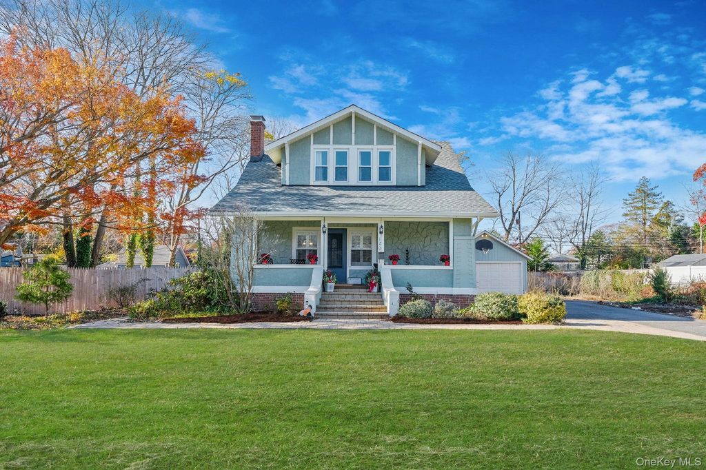 120 Sayville Boulevard, Sayville, NY 11782