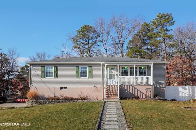 201 Morningside Street, Toms River, NJ 08757