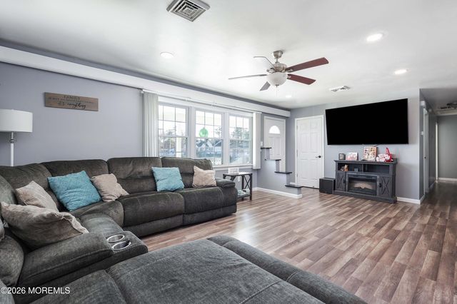 201 Morningside Street, Toms River, NJ 08757