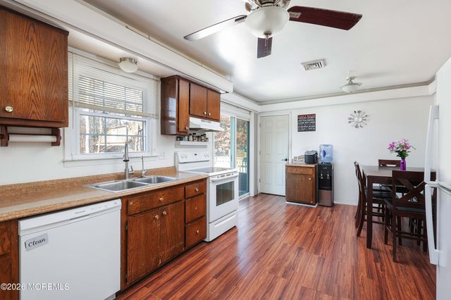 201 Morningside Street, Toms River, NJ 08757