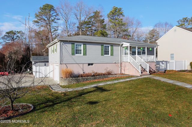 201 Morningside Street, Toms River, NJ 08757