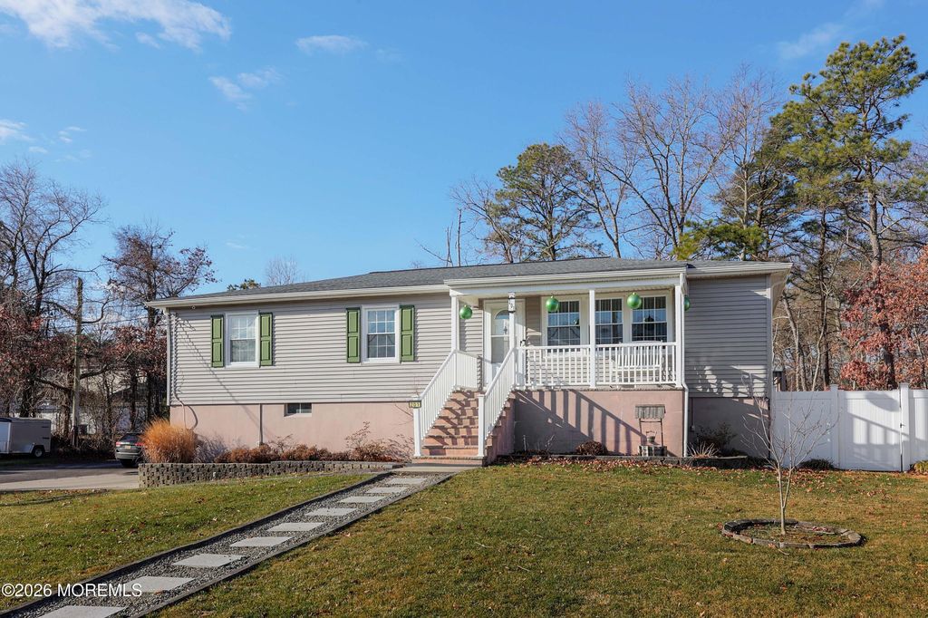 201 Morningside Street, Toms River, NJ 08757