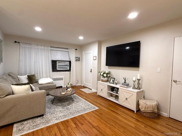 200-10 17th Avenue 2-89, Whitestone, NY 11360