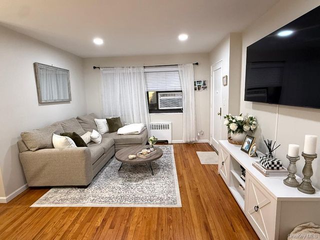 200-10 17th Avenue 2-89, Whitestone, NY 11360