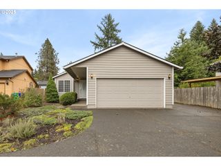 13852 Se HENRY St, Portland, OR 97236
