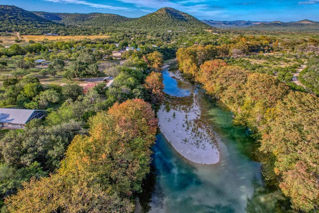 1189 CR 350, Concan, TX 78838