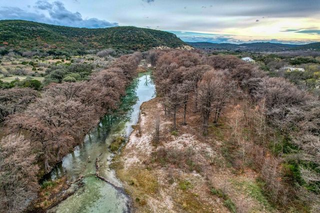 1189 CR 350, Concan, TX 78838