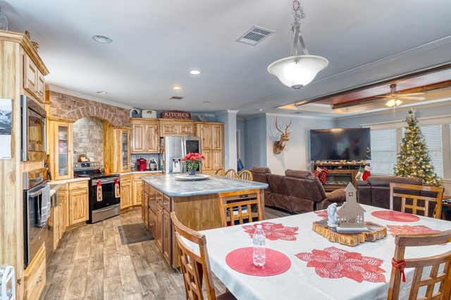 1189 CR 350, Concan, TX 78838