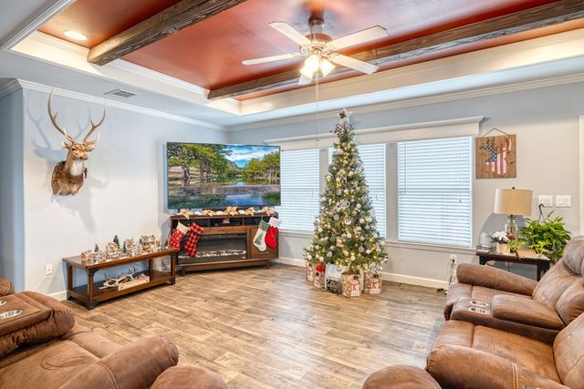 1189 CR 350, Concan, TX 78838