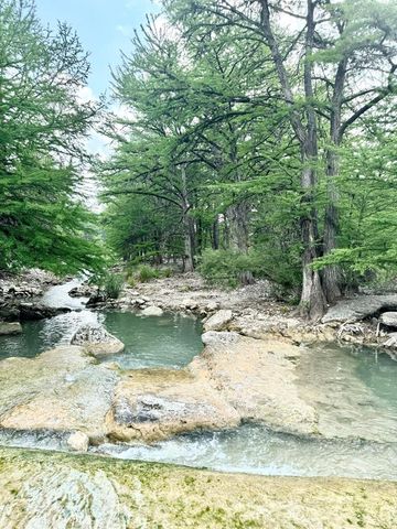 1189 CR 350, Concan, TX 78838