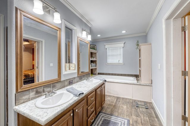 1189 CR 350, Concan, TX 78838