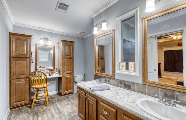 1189 CR 350, Concan, TX 78838