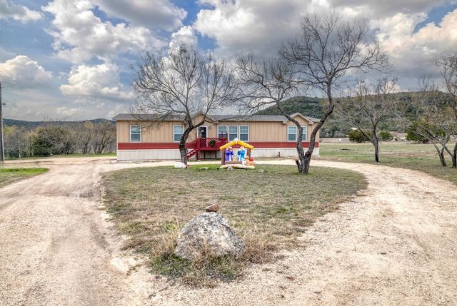 1189 CR 350, Concan, TX 78838