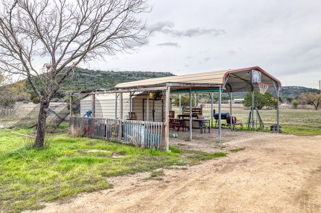 1189 CR 350, Concan, TX 78838