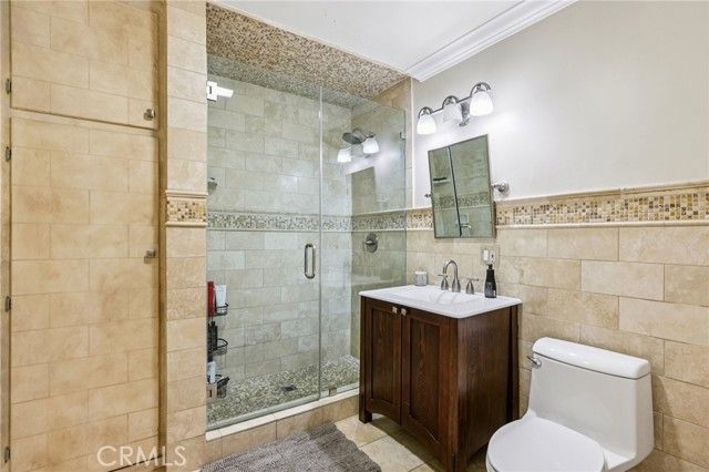 6850 Longridge, North Hollywood (los Angeles), CA 91605