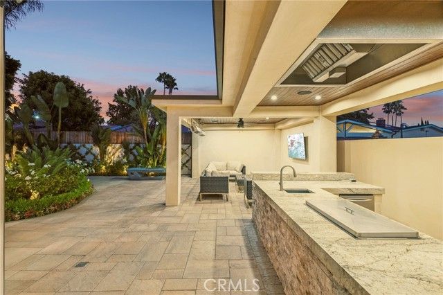 6850 Longridge, North Hollywood (los Angeles), CA 91605