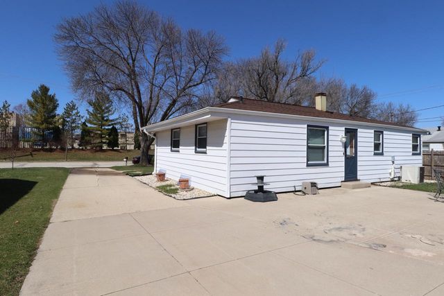 5228 9th STREET, Milwaukee, WI 53221