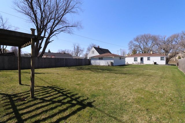 5228 9th STREET, Milwaukee, WI 53221
