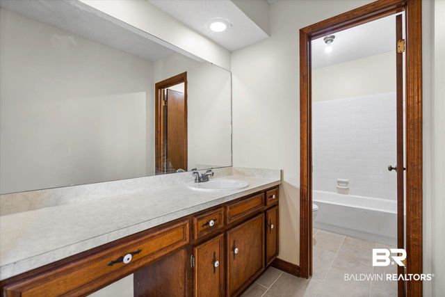 7020 S Woodlea Drive, Mobile, AL 36695