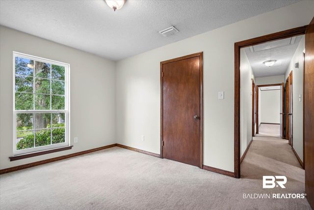 7020 S Woodlea Drive, Mobile, AL 36695