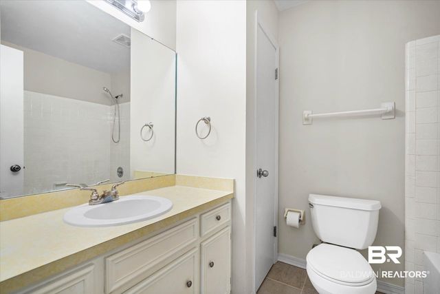 7020 S Woodlea Drive, Mobile, AL 36695