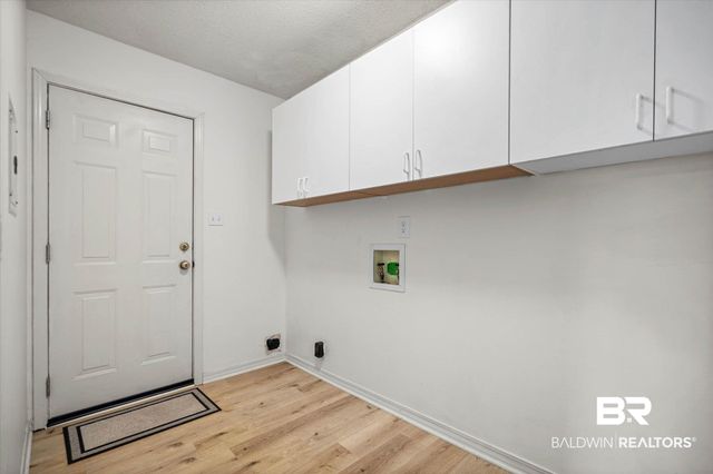 7020 S Woodlea Drive, Mobile, AL 36695