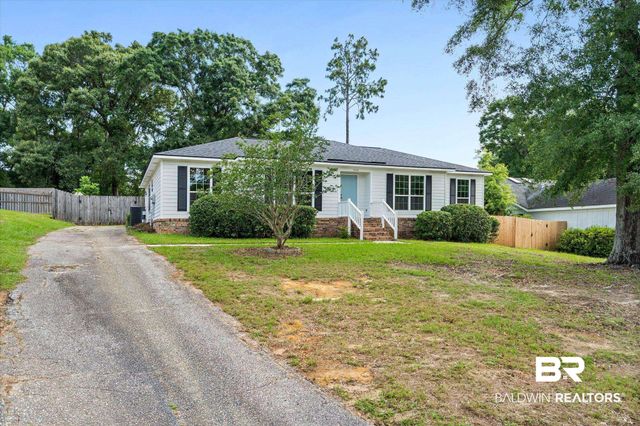 7020 S Woodlea Drive, Mobile, AL 36695
