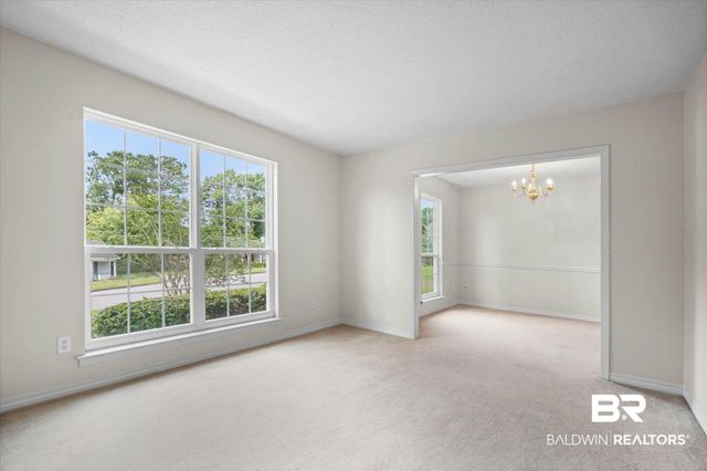 7020 S Woodlea Drive, Mobile, AL 36695