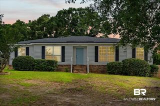 7020 S Woodlea Drive, Mobile, AL 36695