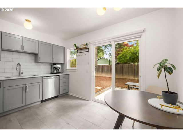 9880 Sw 80TH Ave, Portland, OR 97223
