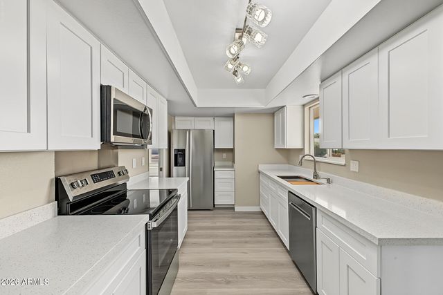 11070 W PLEASANT VALLEY Road W, Sun City, AZ 85351
