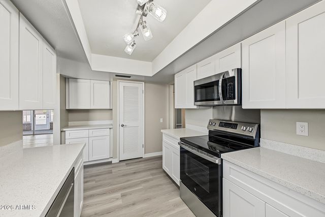 11070 W PLEASANT VALLEY Road W, Sun City, AZ 85351