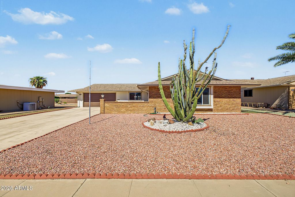 11070 W PLEASANT VALLEY Road W, Sun City, AZ 85351