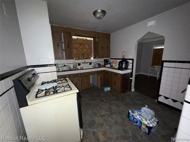 10437 Mckinney Street, Detroit, MI 48224