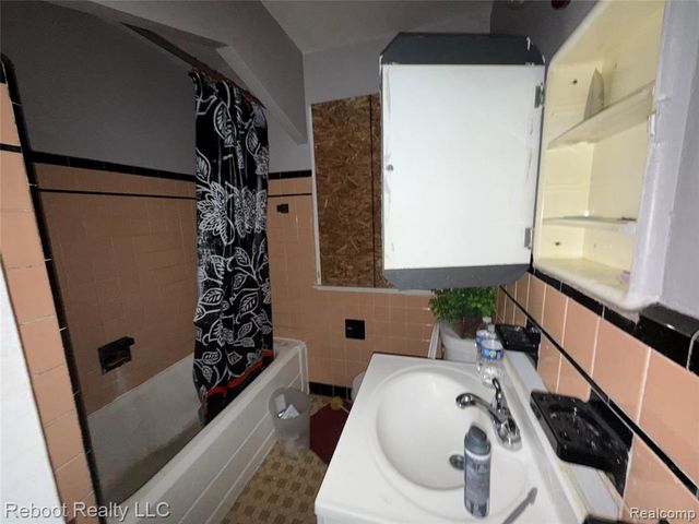 10437 Mckinney Street, Detroit, MI 48224