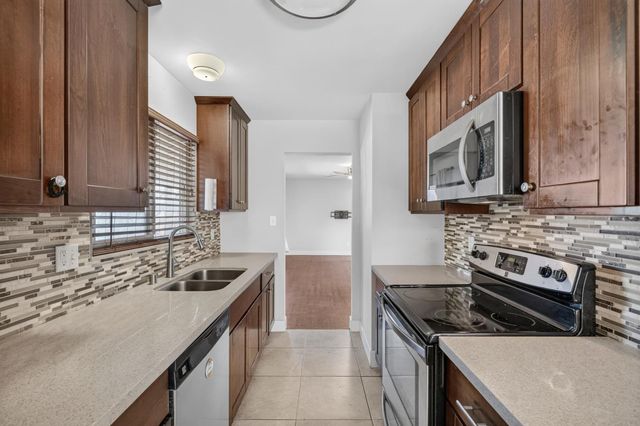 3543 Mignon St, Sacramento, CA 95826