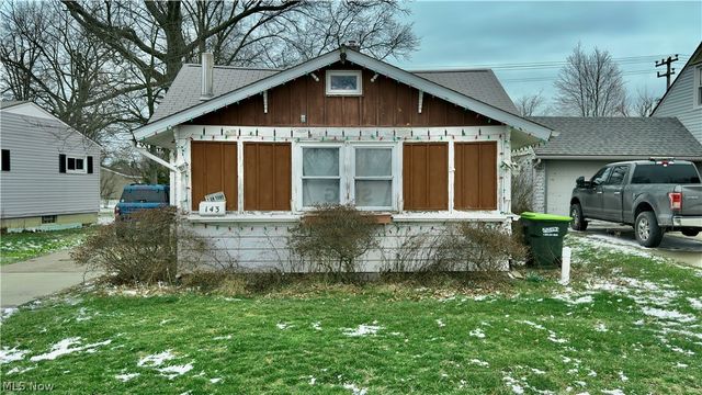 143 S Point Drive, Avon Lake, OH 44012