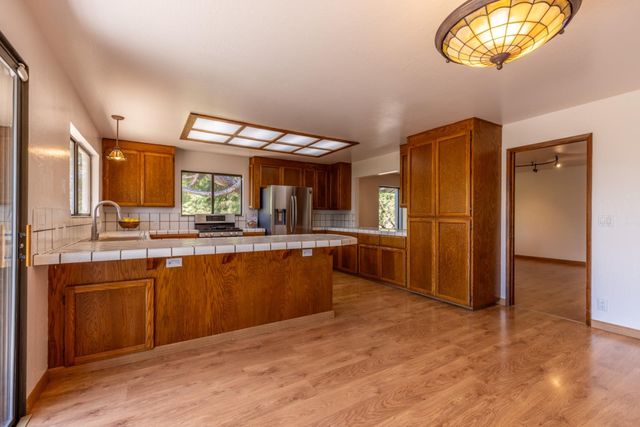 16214 Redwood Lodge Road, Los Gatos, CA 95033