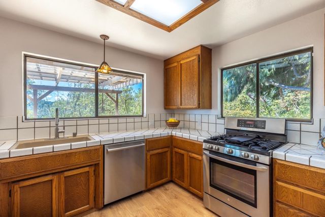 16214 Redwood Lodge Road, Los Gatos, CA 95033