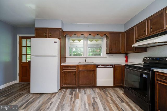 1034 BUTTER LN, Reading, PA 19606