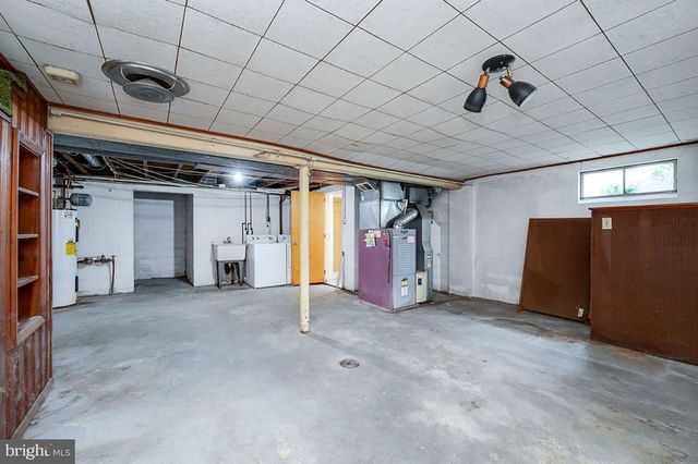 1034 BUTTER LN, Reading, PA 19606