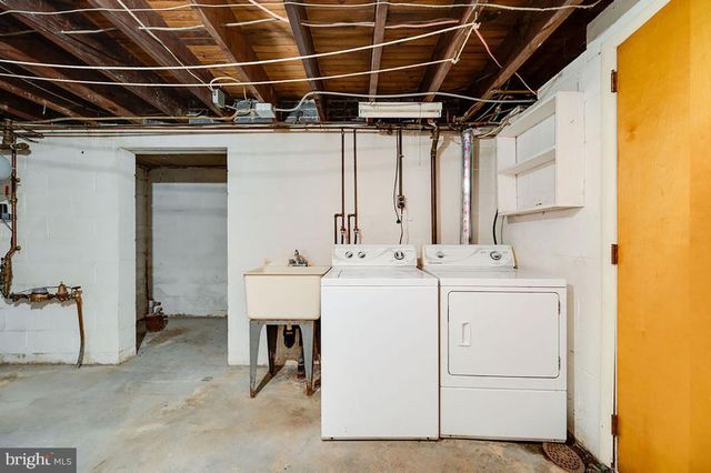 1034 BUTTER LN, Reading, PA 19606